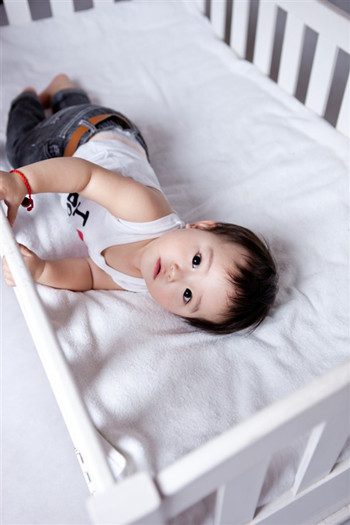 孩子不愿独睡怎么办？教你四招-安全技术质量